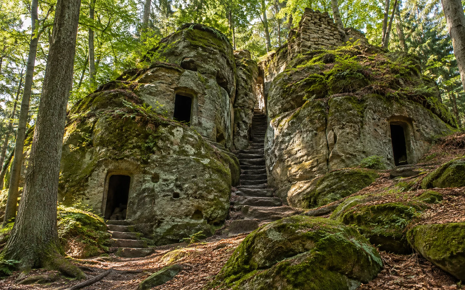 Пейзажний мотив: замки
