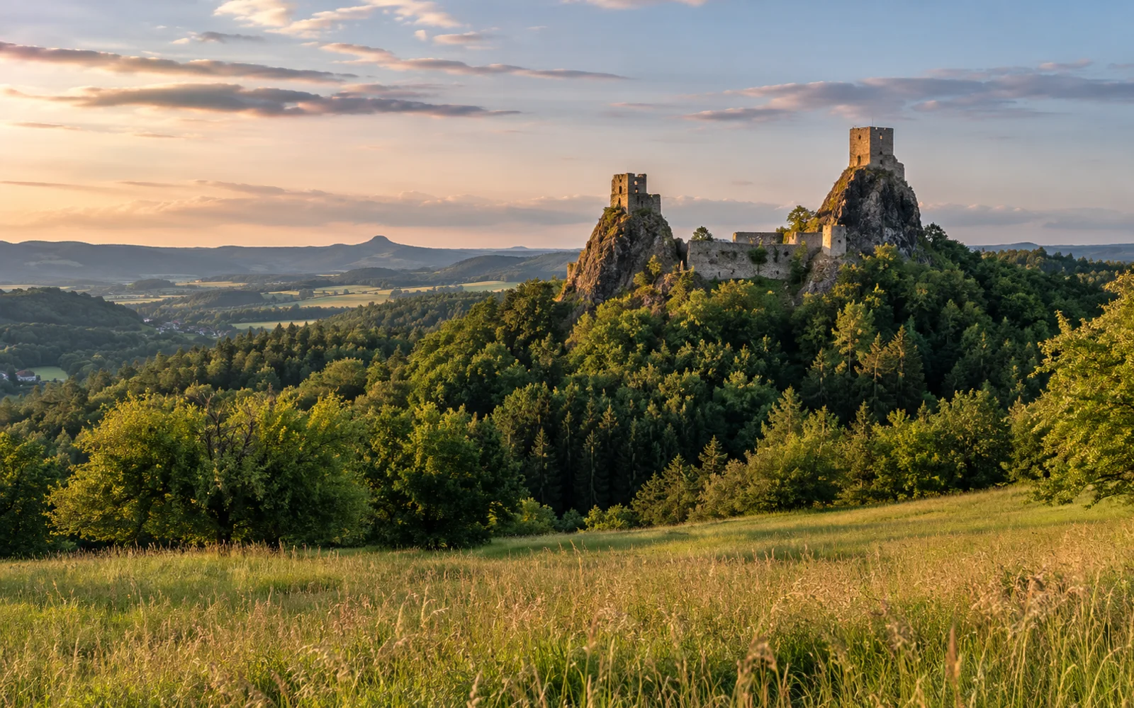 Landschaftsmotiv: Burgen